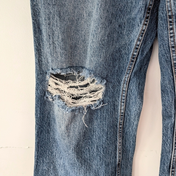 Good American Women's Good 90' Distressed Blue Jeans ~ Size 12/31 - Picture 6 of 13